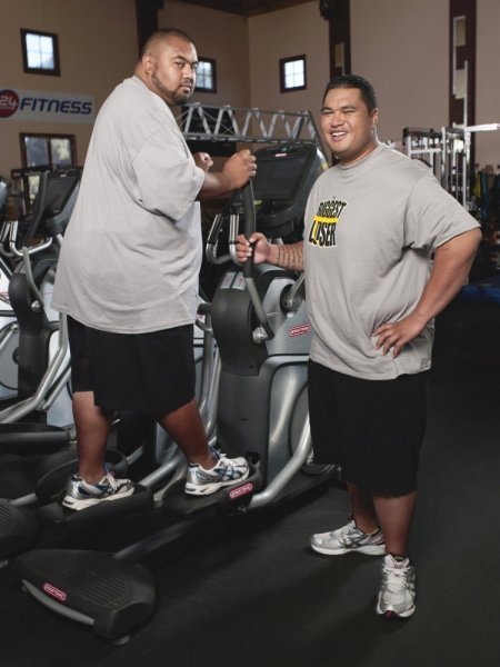 Still of Koli Palu and Sam Poueu in The Biggest Loser (2004)