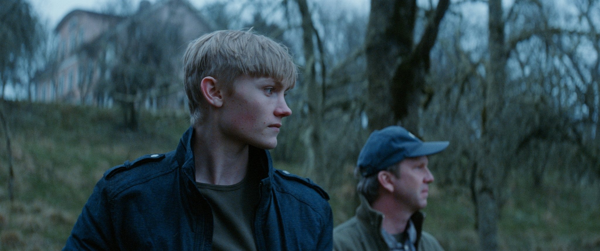 Still of Mats Blomgren and Ulrik Munther in Efterskalv (2015)