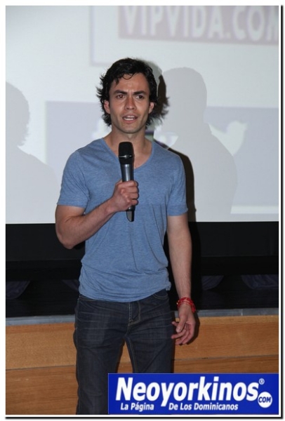 Antonio Zamudio speaking with auditorium in Anna´s Struggle / La Lucha de Ana Screening in Dominican Film Festival of New York