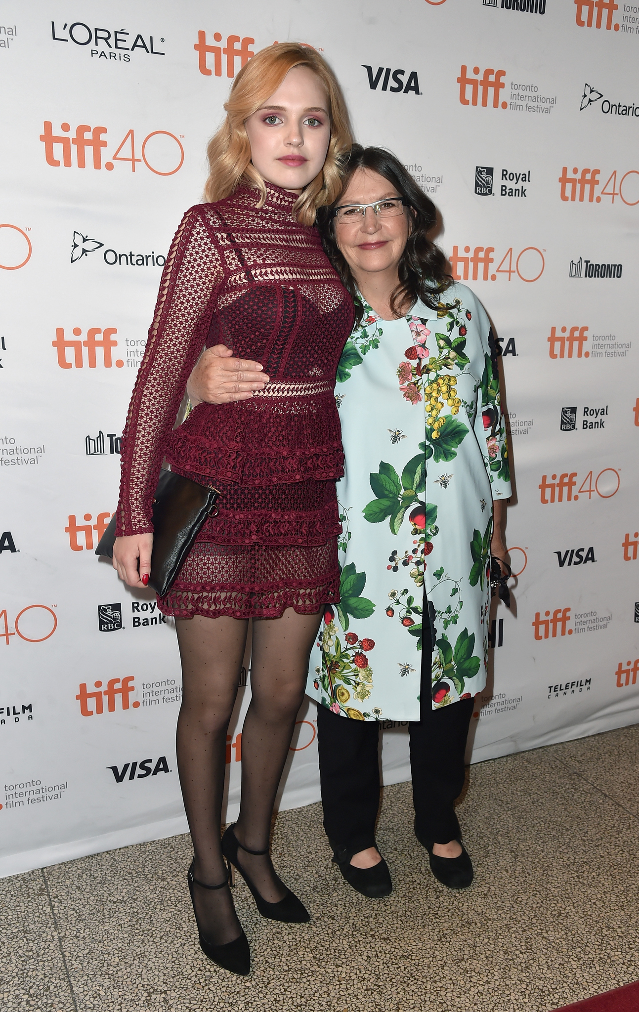 Sue Brooks and Odessa Young at event of Looking for Grace (2015)