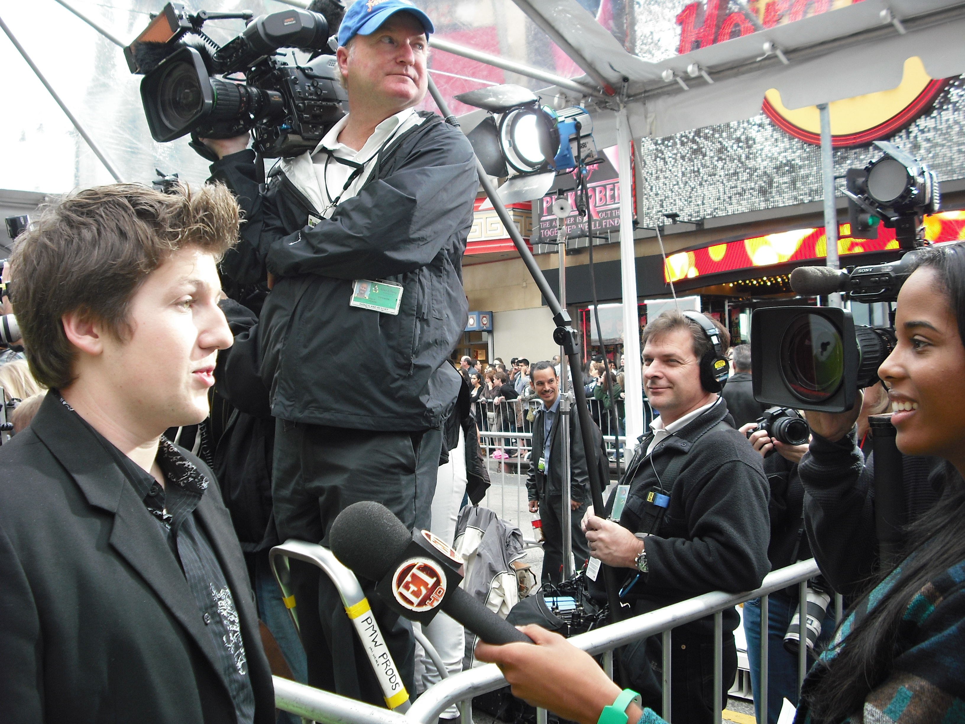 David getting interviewed by Entertainment Tonight on the Green Carpet at The Muppets World Premiere