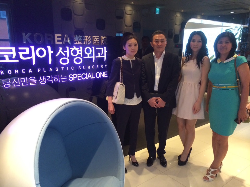 Marina Kunarova with Yernar Malikov (from left side) visiting Seoul, South Korea