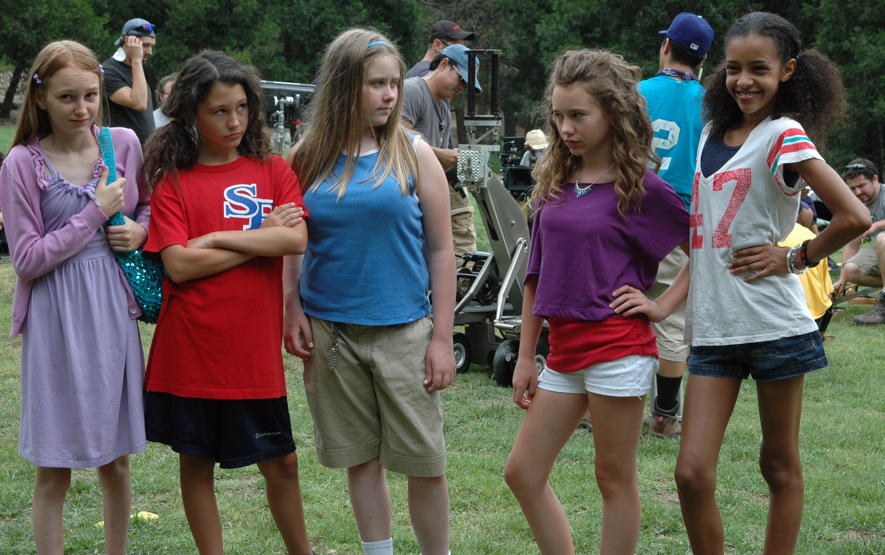 Mikayla Chapman, Maizie Ehrhardt, Kaitlin Morgan, Taylor Arnette & Lauren Forge on the set of Jody's Bra