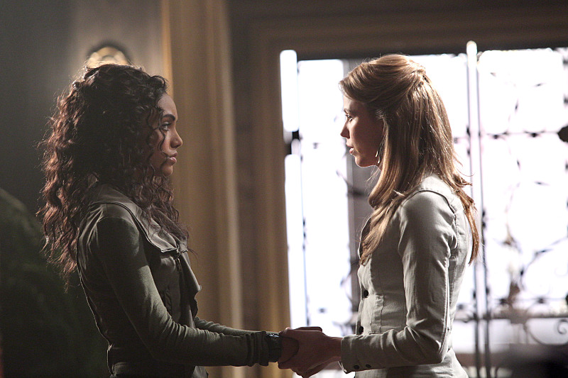 Still of Riley Voelkel and Maisie Richardson-Sellers in The Originals (2013)