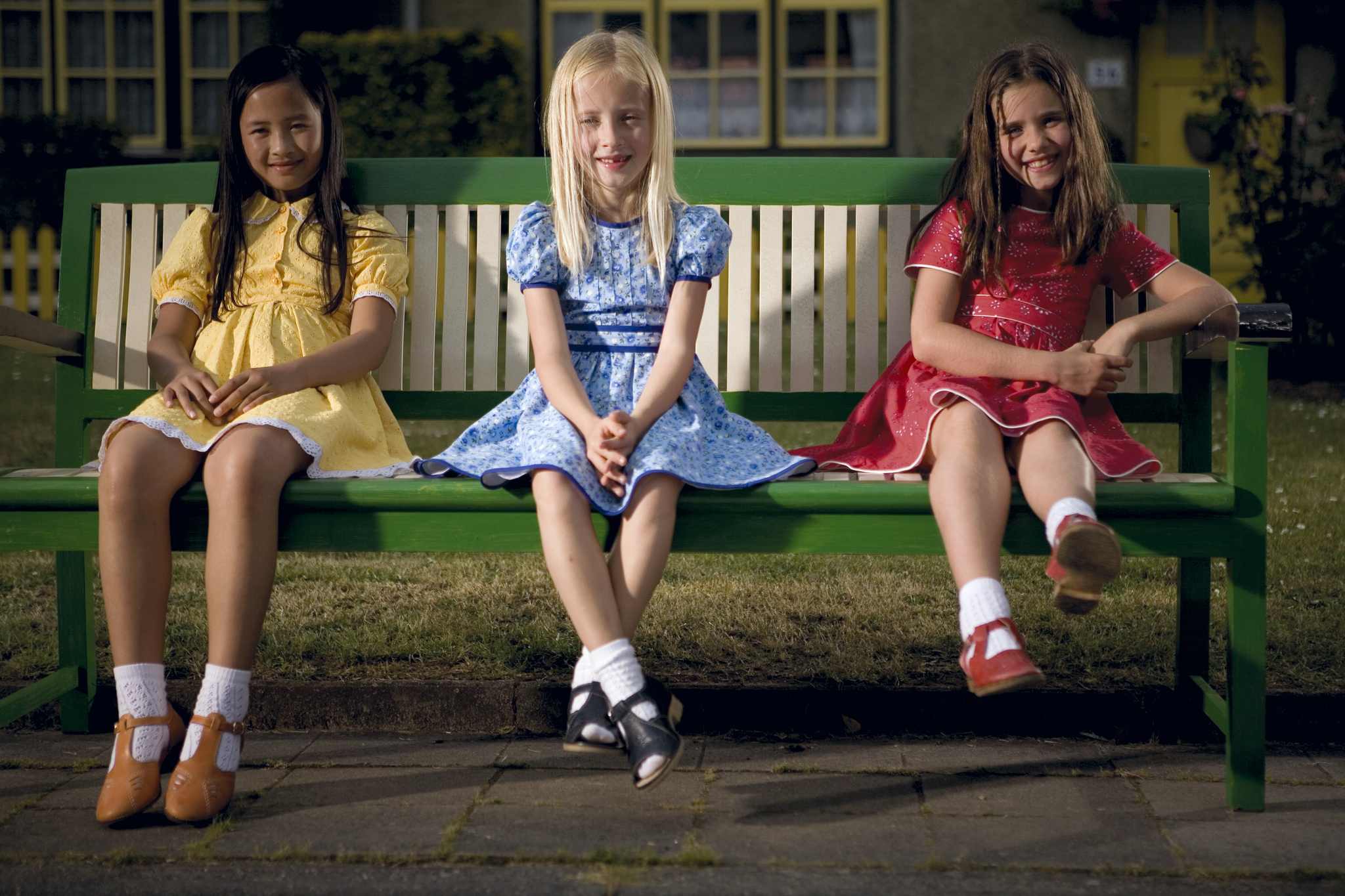 Still of Léa Thonus, Anaïs Van Belle and Laura Brumagne in Mr. Nobody (2009)