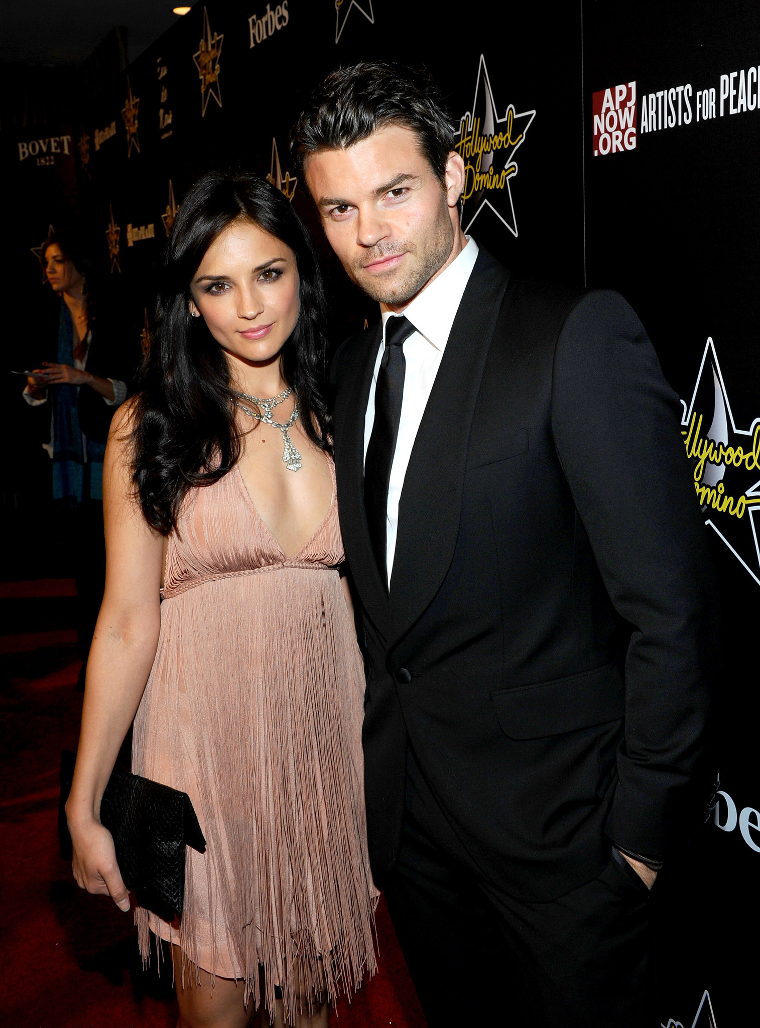 Rachael Leigh Cook and Daniel Gillies