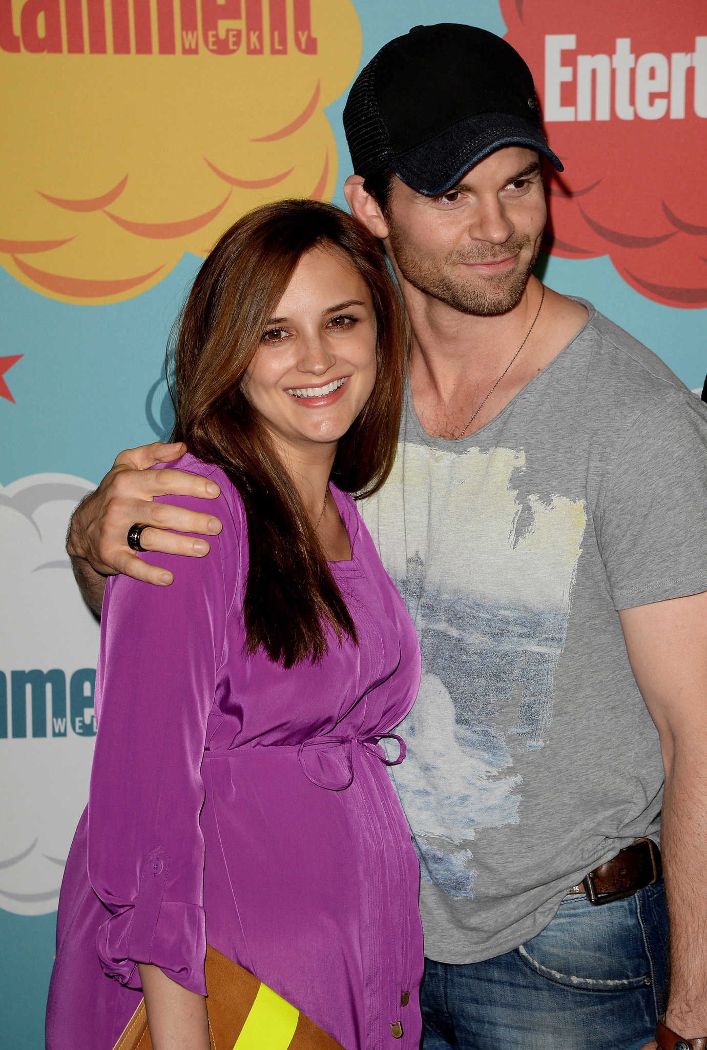 Rachael Leigh Cook and Daniel Gillies