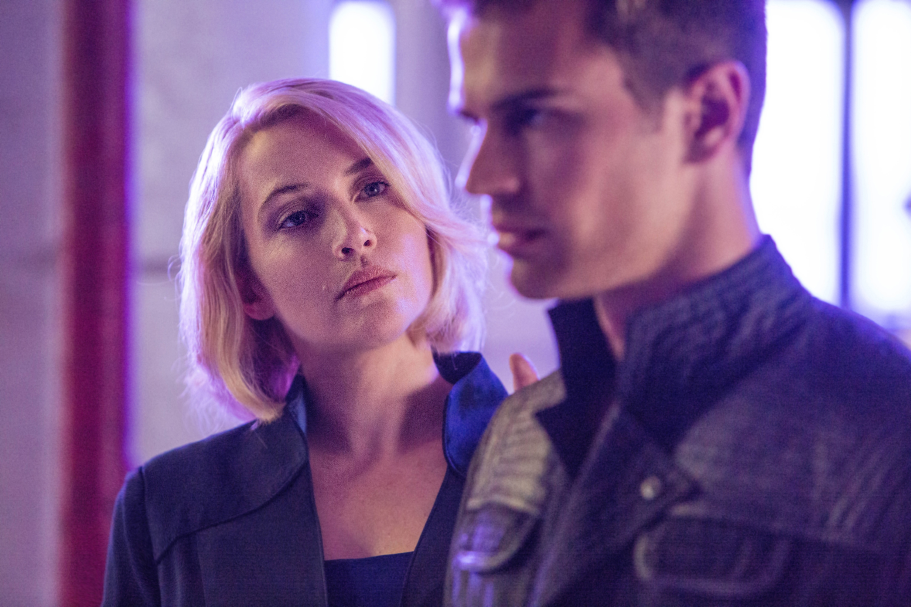 Still of Kate Winslet and Theo James in Divergente (2014)