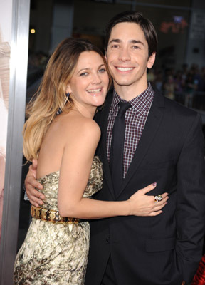 Drew Barrymore and Justin Long at event of Going the Distance (2010)