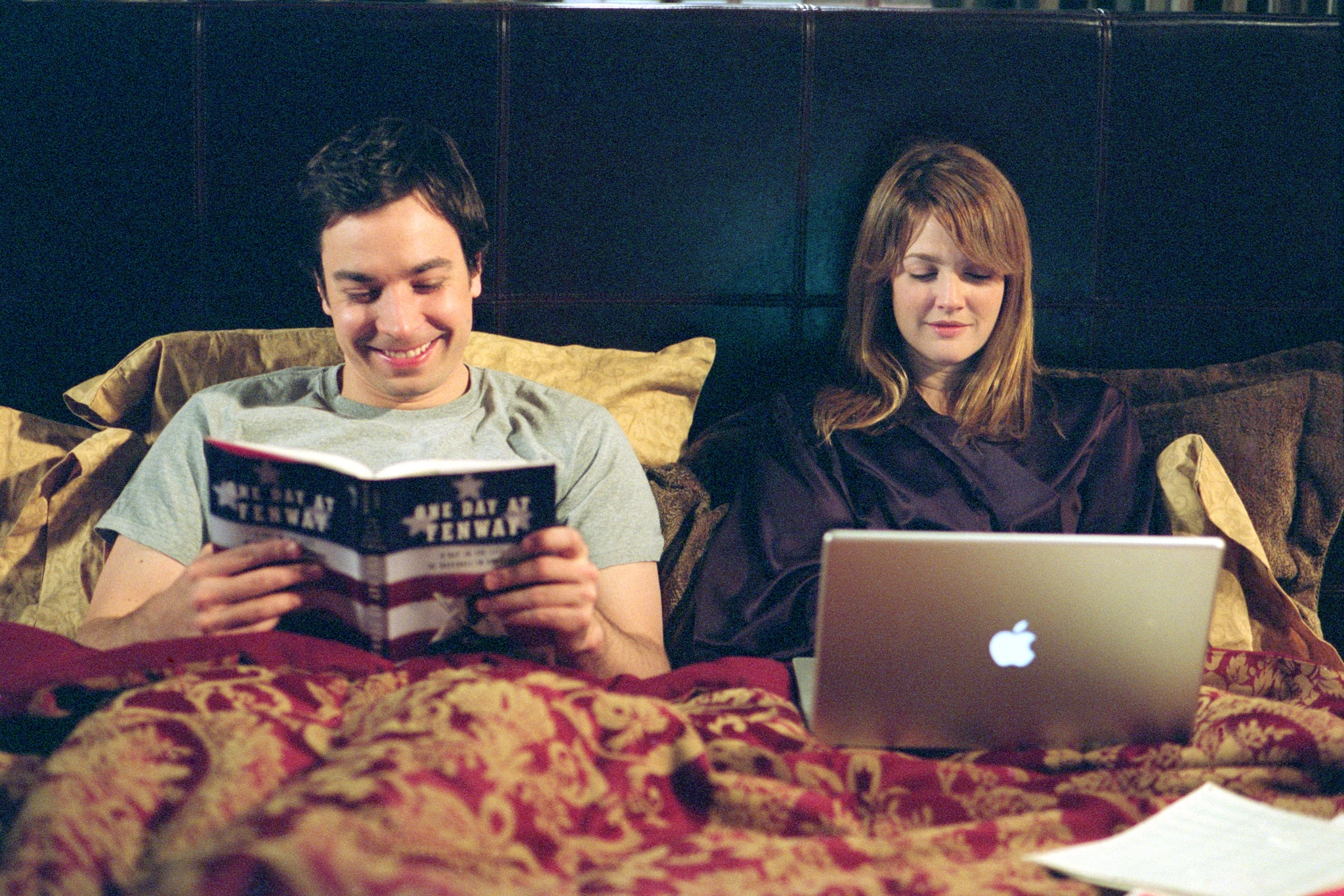 Still of Drew Barrymore and Jimmy Fallon in Fever Pitch (2005)