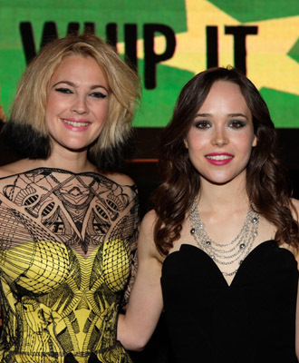 Drew Barrymore and Ellen Page at event of Whip It (2009)