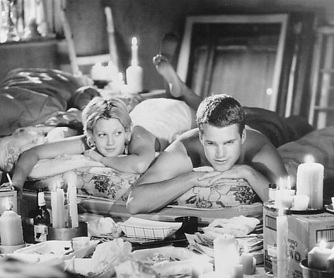 Still of Drew Barrymore and Chris O'Donnell in Mad Love (1995)