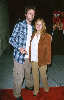 Drew Barrymore and Tom Green at event of Loser (2000)