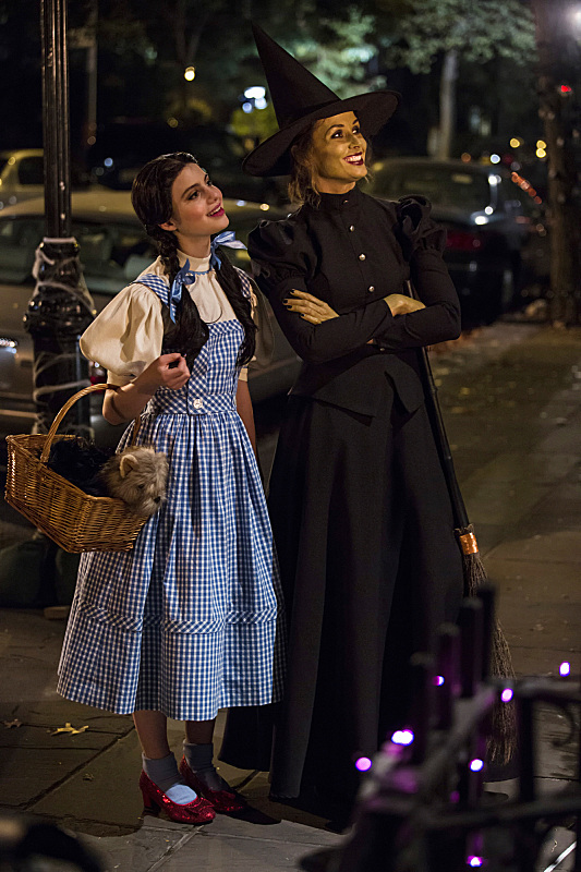 Still of Bridget Moynahan and Sami Gayle in Blue Bloods (2010)
