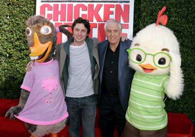 Garry Marshall and Zach Braff at event of Chicken Little (2005)