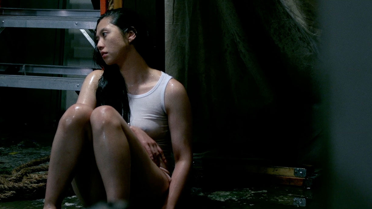 Still of Asami in Gun Woman (2014)