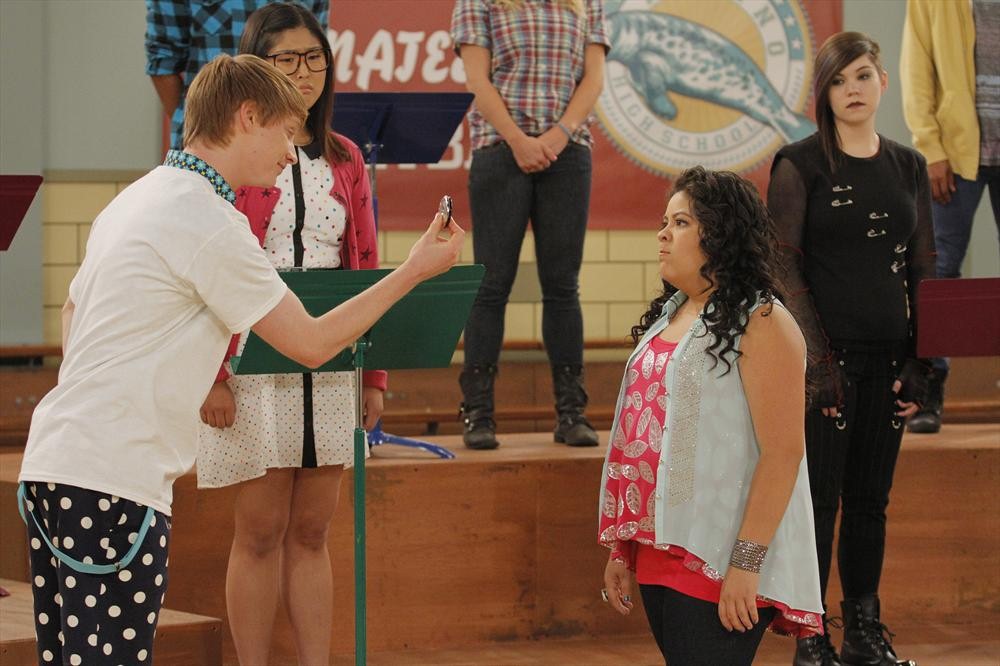 Still of Calum Worthy, Raini Rodriguez and Tahlena Chikami in Austin & Ally (2011)