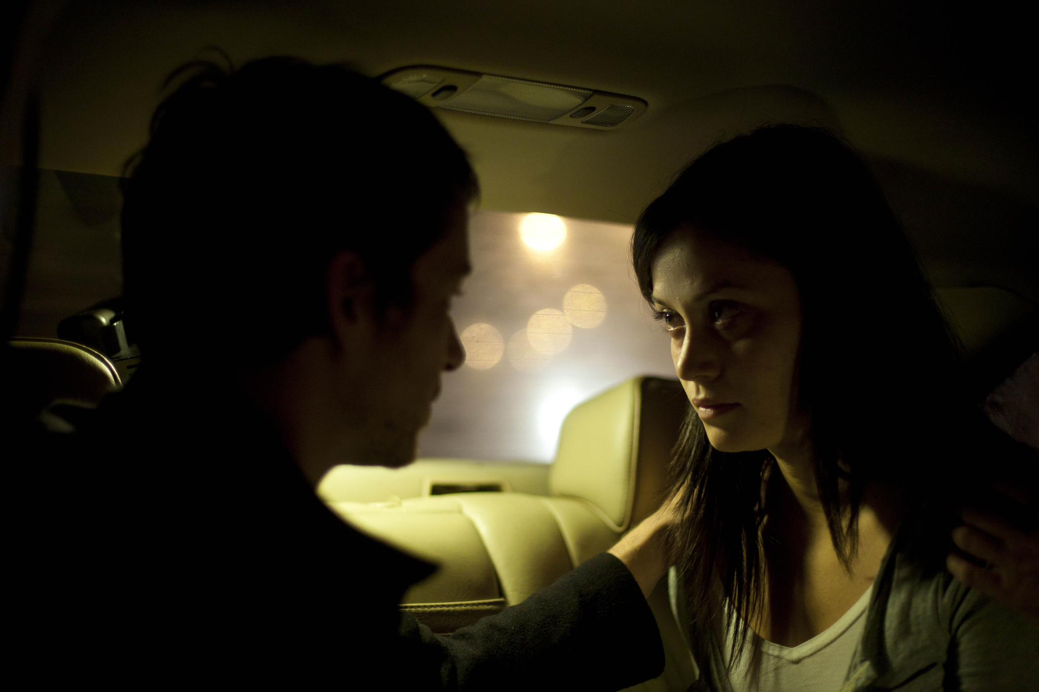 Still of Simon Quarterman and Isabella Rossi in Setonas manyje (2012)