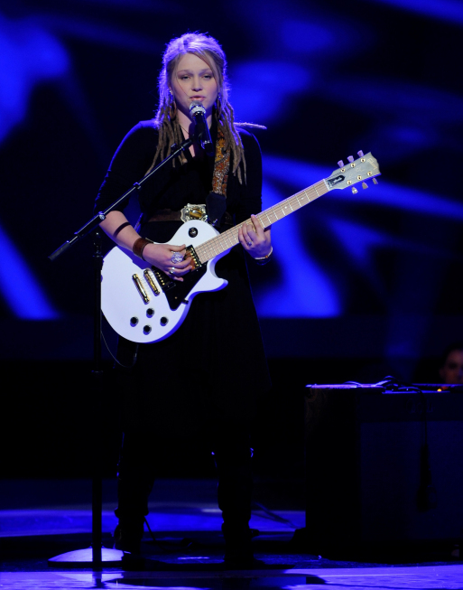 Still of Crystal Bowersox in American Idol: The Search for a Superstar (2002)