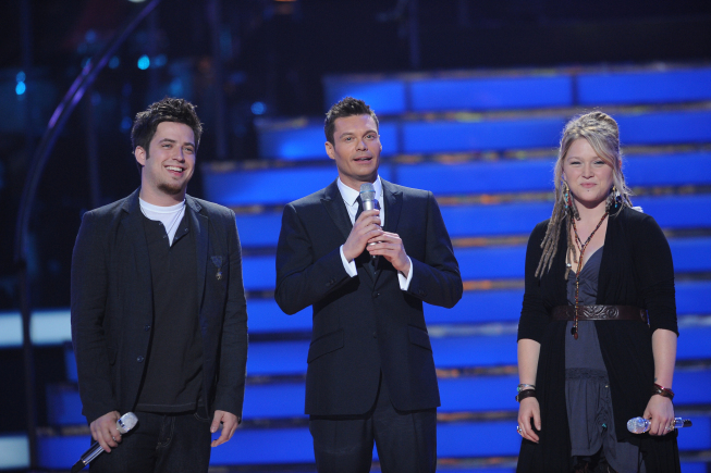 Still of Ryan Seacrest, Lee DeWyze and Crystal Bowersox in American Idol: The Search for a Superstar (2002)