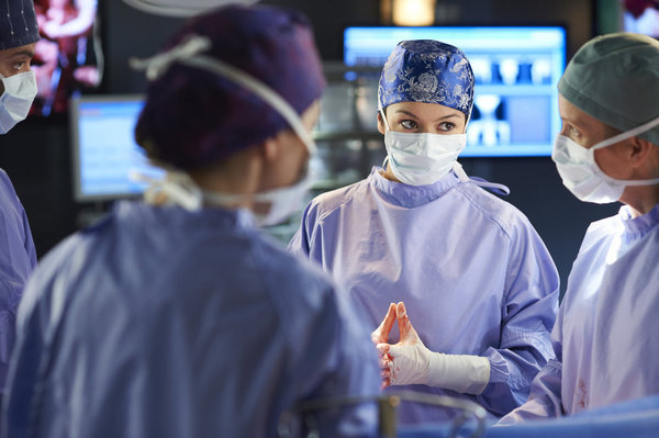 Still of Maggie Lin and Julia Taylor Ross in Saving Hope (2012)