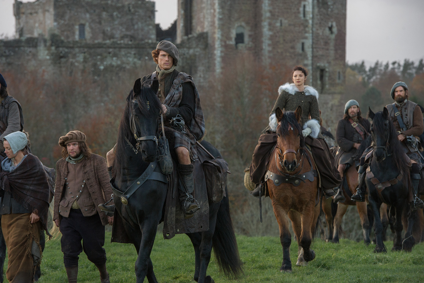 Still of Sam Heughan, Caitriona Balfe and Duncan Lacroix in Outlander (2014)