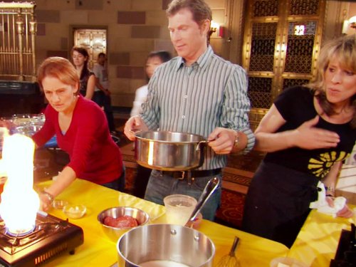 Still of Bobby Flay, Miriam Garron and Stephanie Banyas in Throwdown with Bobby Flay (2006)