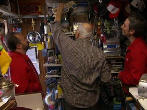 Still of Frank Fritz and Mike Wolfe in American Pickers (2010)