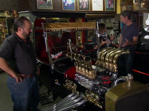 Still of Frank Fritz and Mike Wolfe in American Pickers (2010)