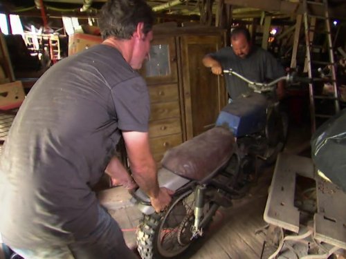 Still of Frank Fritz and Mike Wolfe in American Pickers (2010)