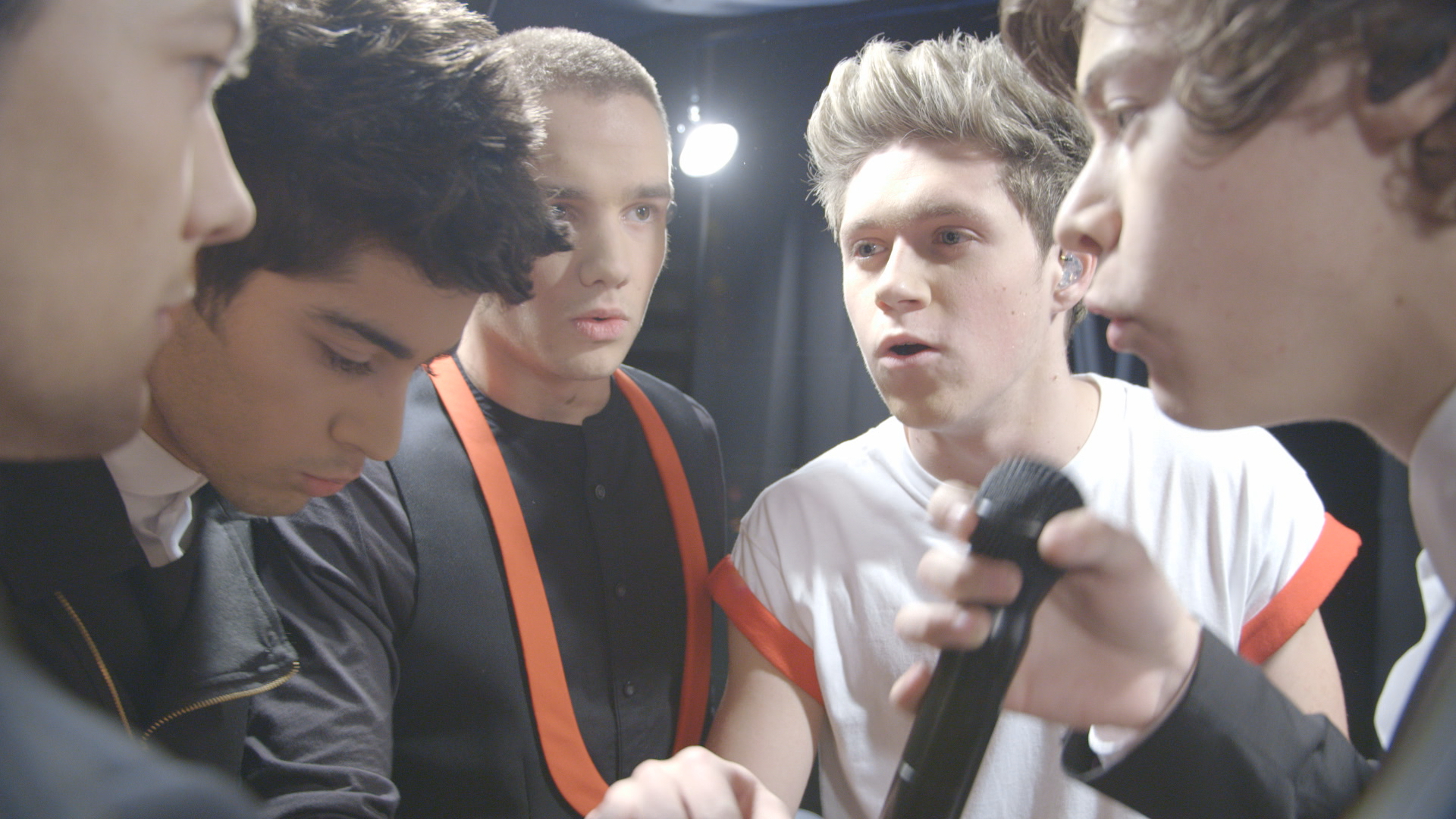 Still of Liam Payne, Zayn Malik, Niall Horan and Louis Tomlinson in One Direction: Tai mes (2013)