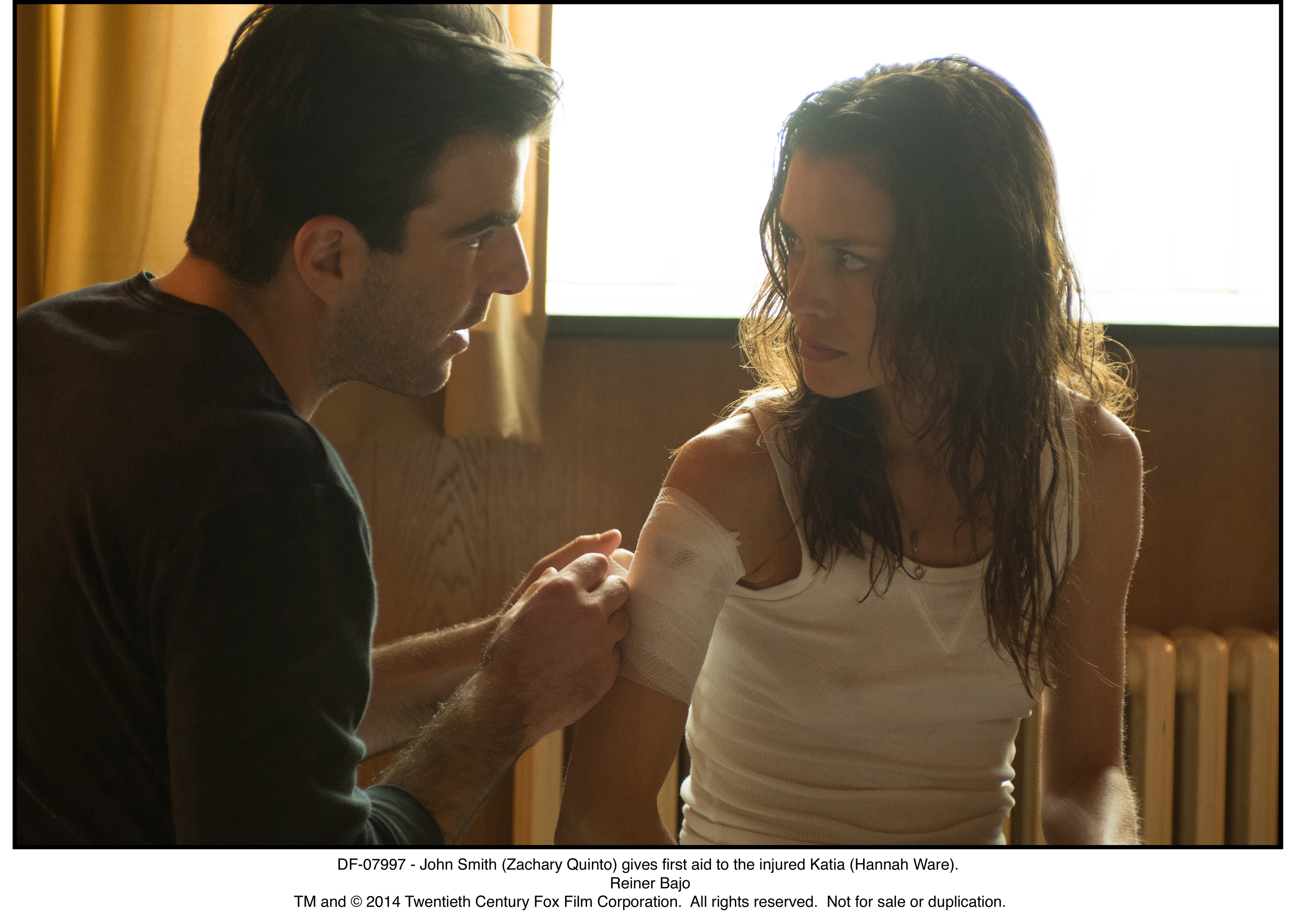 Still of Zachary Quinto and Hannah Ware in Hitmanas. Agentas 47 (2015)