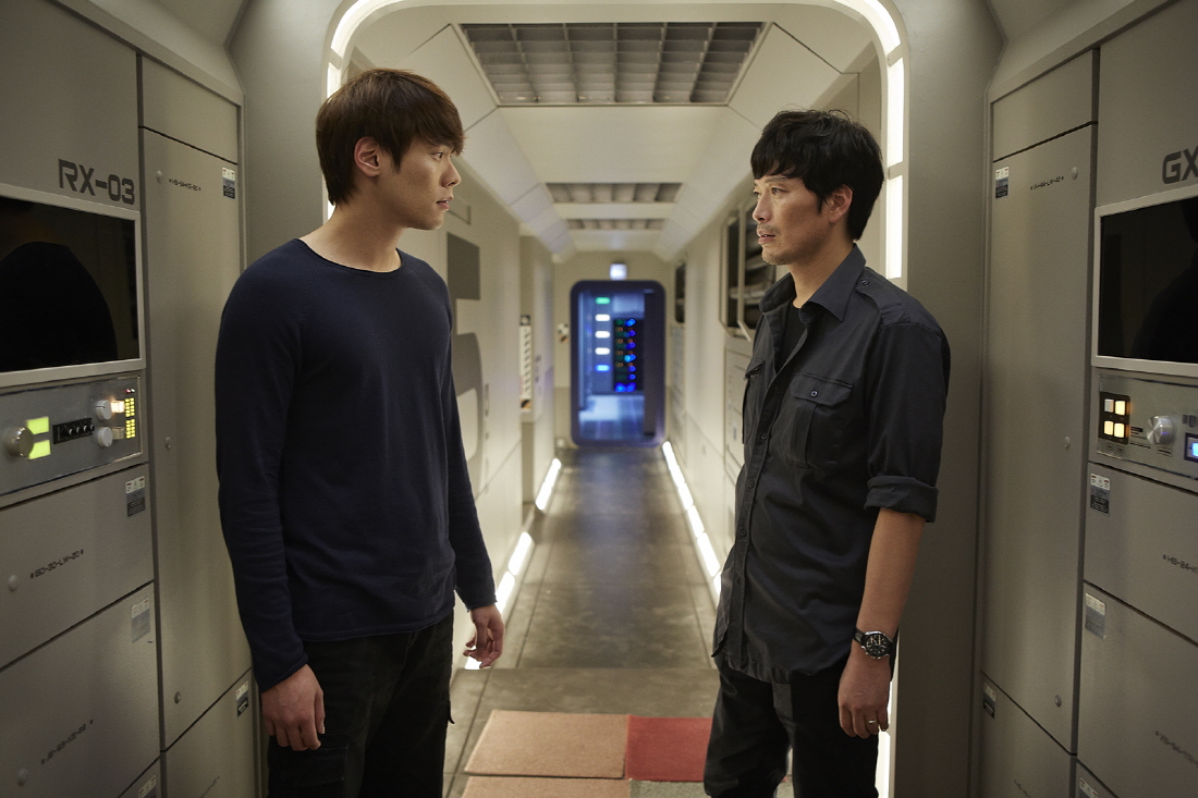 Still of Jae-yeong Jeong and Daniel Choi in Yeolhansi (2013)