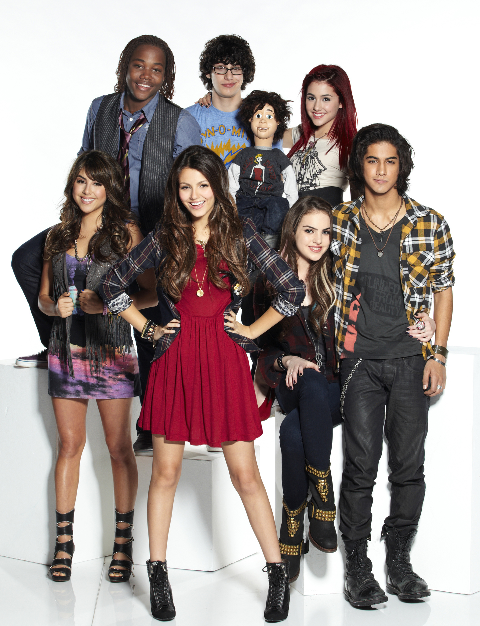 Still of Daniella Monet, Victoria Justice, Leon Thomas III, Avan Jogia, Elizabeth Gillies, Matt Bennett and Ariana Grande in Victorious (2010)