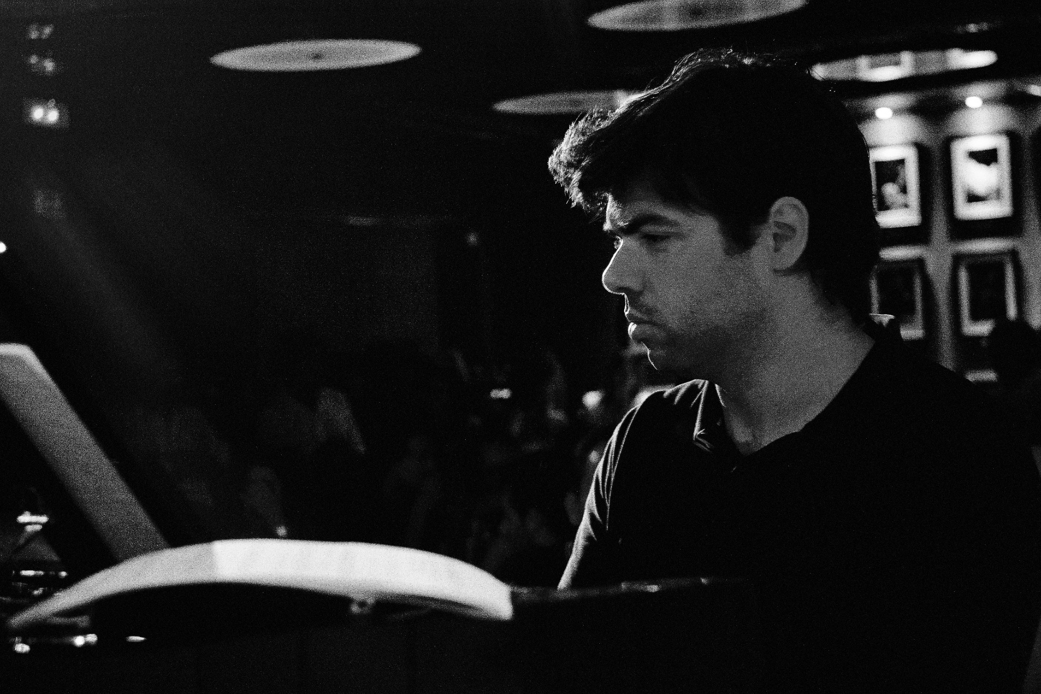 Pedro playing piano in a jazz concert