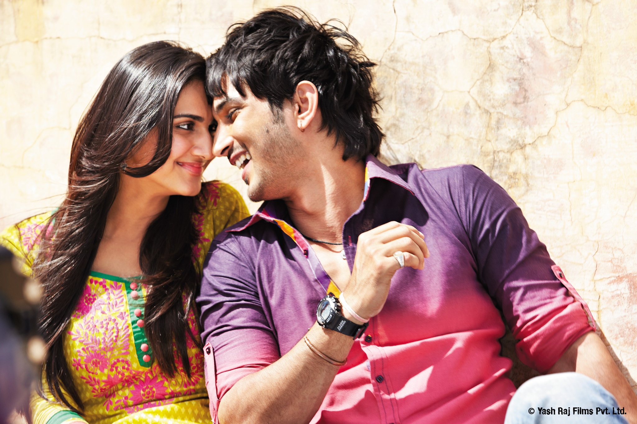 Still of Sushant Singh Rajput and Parineeti Chopra in Shuddh Desi Romance (2013)