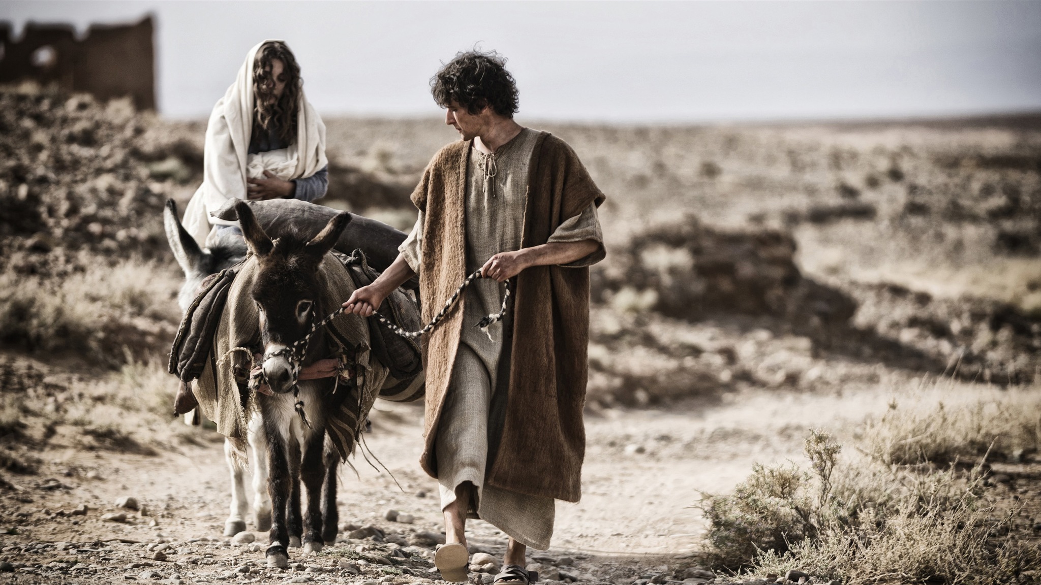 Still of Leila Mimmack and Joe Coen in Son of God (2014)