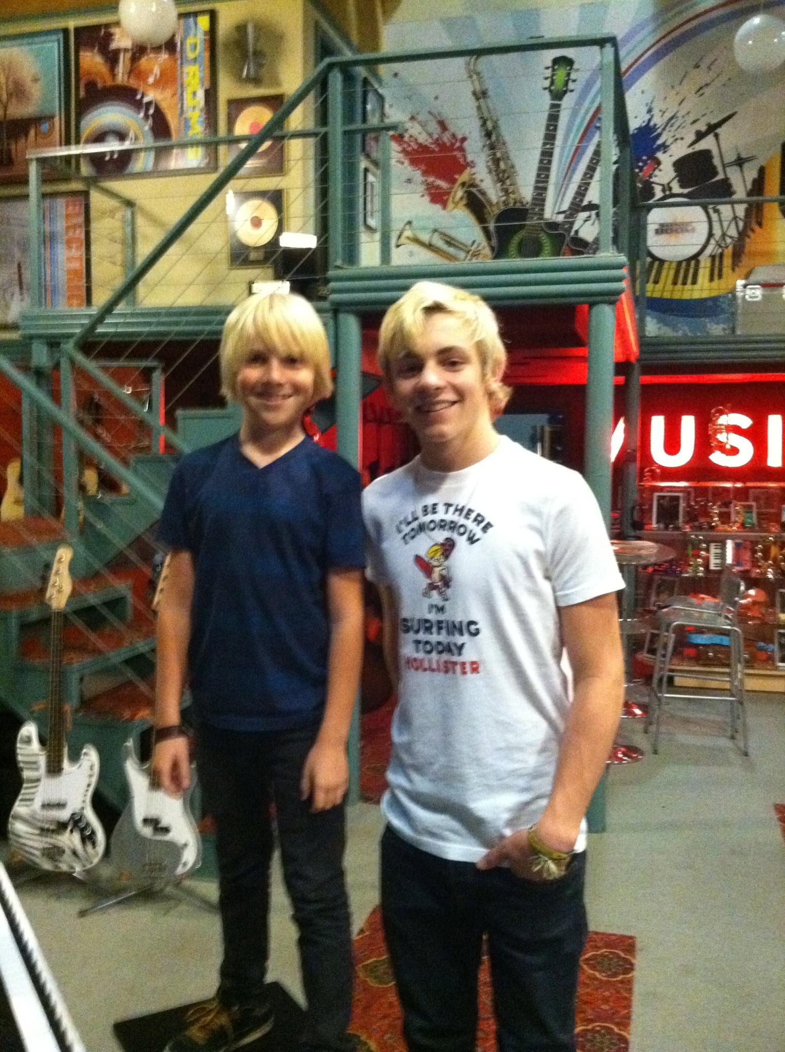 Miles Elliot and Ross Lynch on AUSTIN and ALLY set