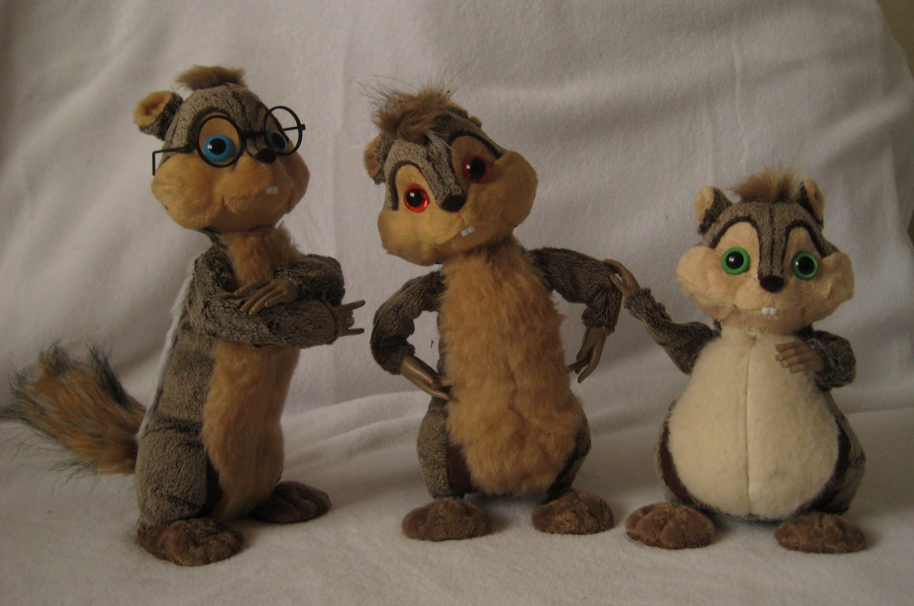 CHIPWRECKED Film, poseable stuffy stand-ins for the chipmunks
