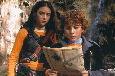 Still of Daryl Sabara and Alexa PenaVega in Snipu vaikuciai II: prarastu svajoniu sala (2002)