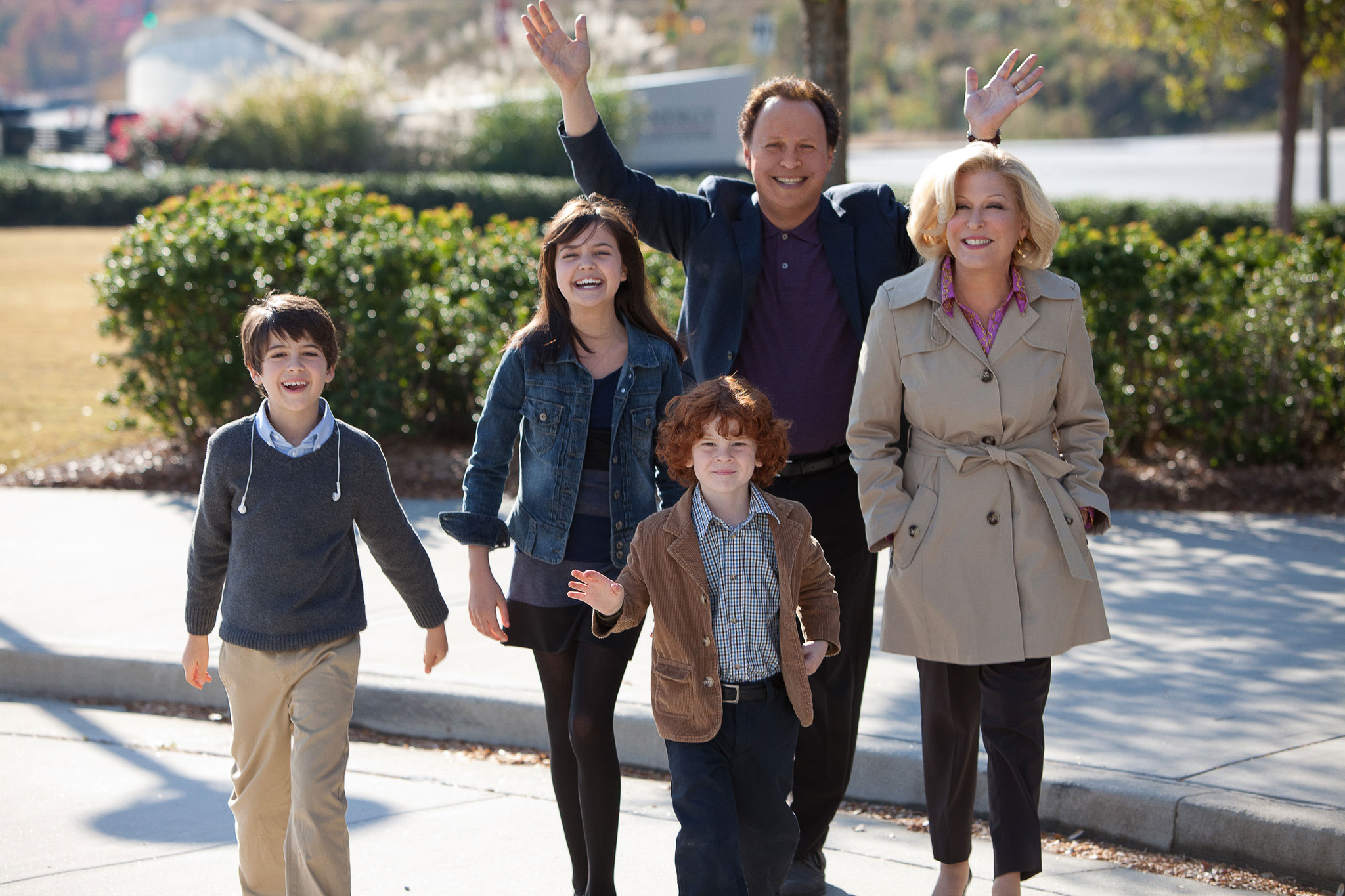 Still of Billy Crystal, Bette Midler, Bailee Madison, Joshua Rush and Kyle Harrison Breitkopf in Suaugusiuju prieziura (2012)