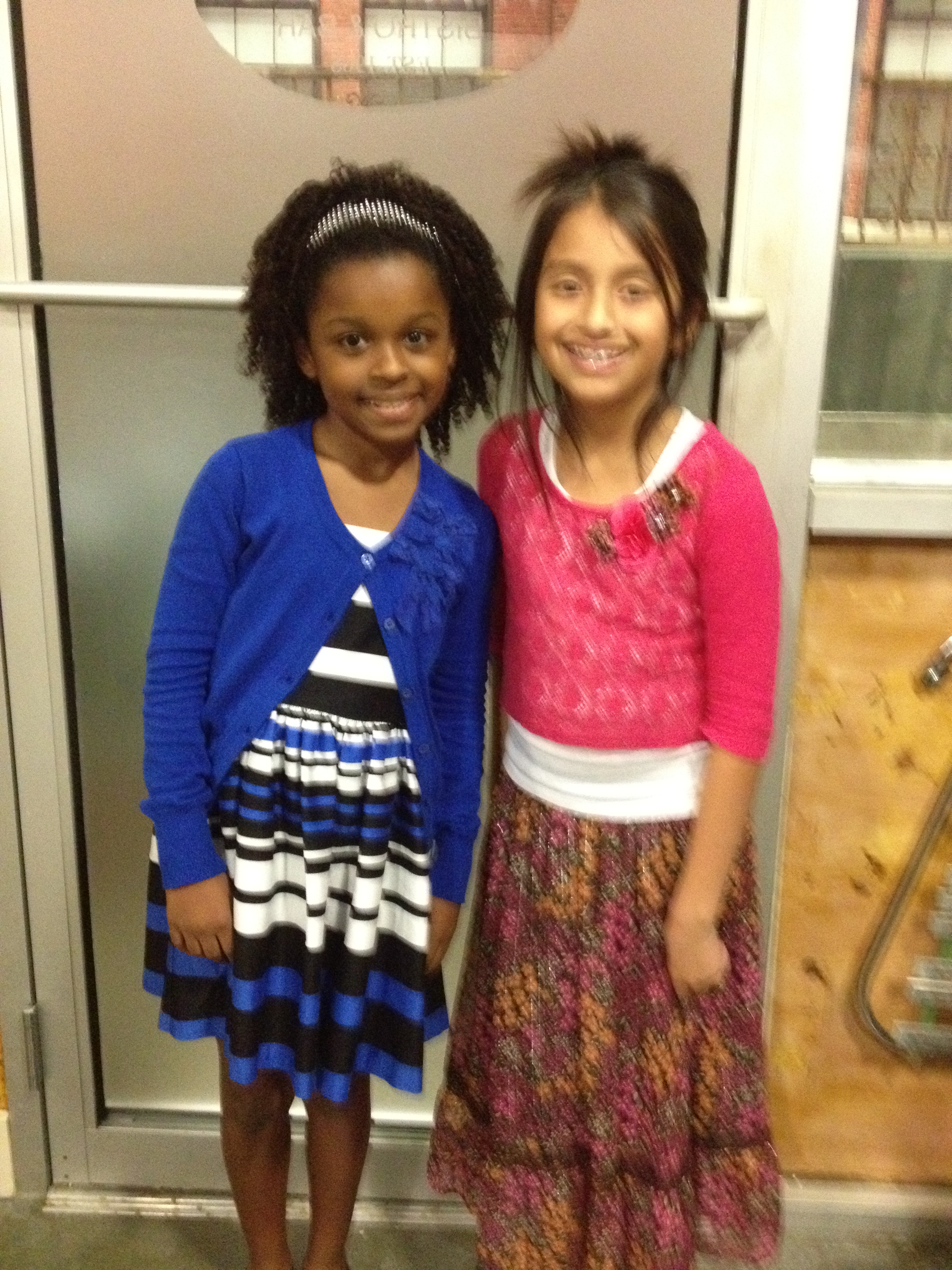 Sydnie & Zoe Hendrix on set of Reed Between the Lines!
