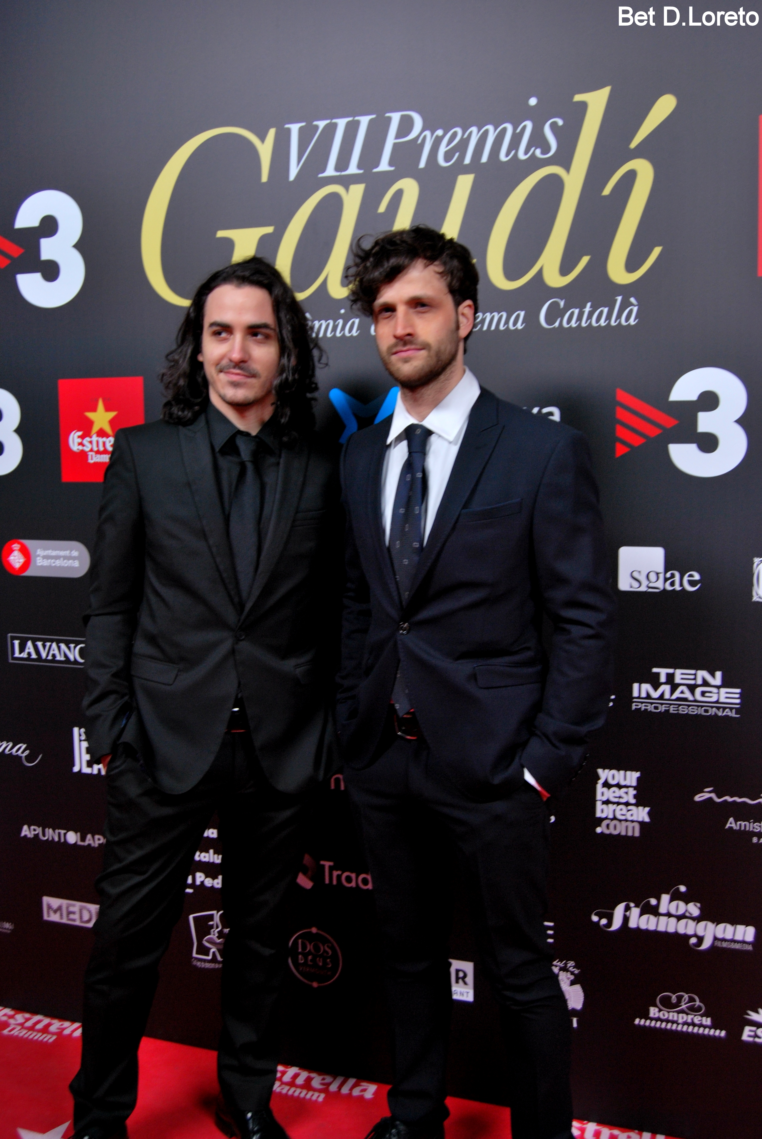 Roger Batalla with Santi Bayón at Premis Gaudí 2015 red carpet.