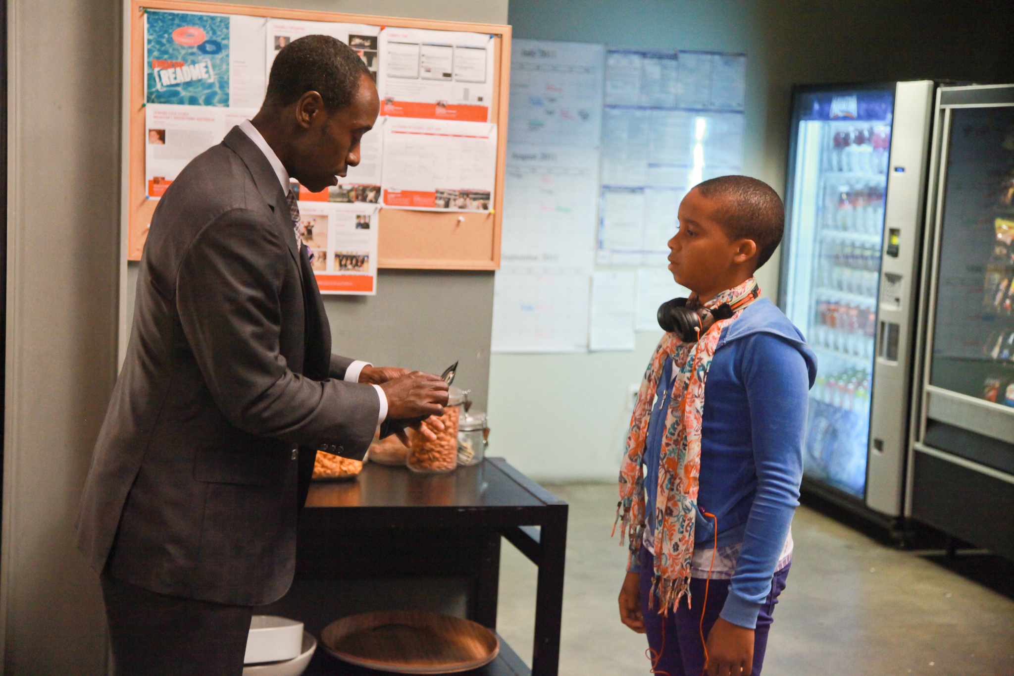 Still of Don Cheadle and Donis Leonard Jr. in House of Lies (2012)