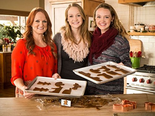 Still of Ree Drummond, Alex Drummond and Paige Drummond in The Pioneer Woman (2011)