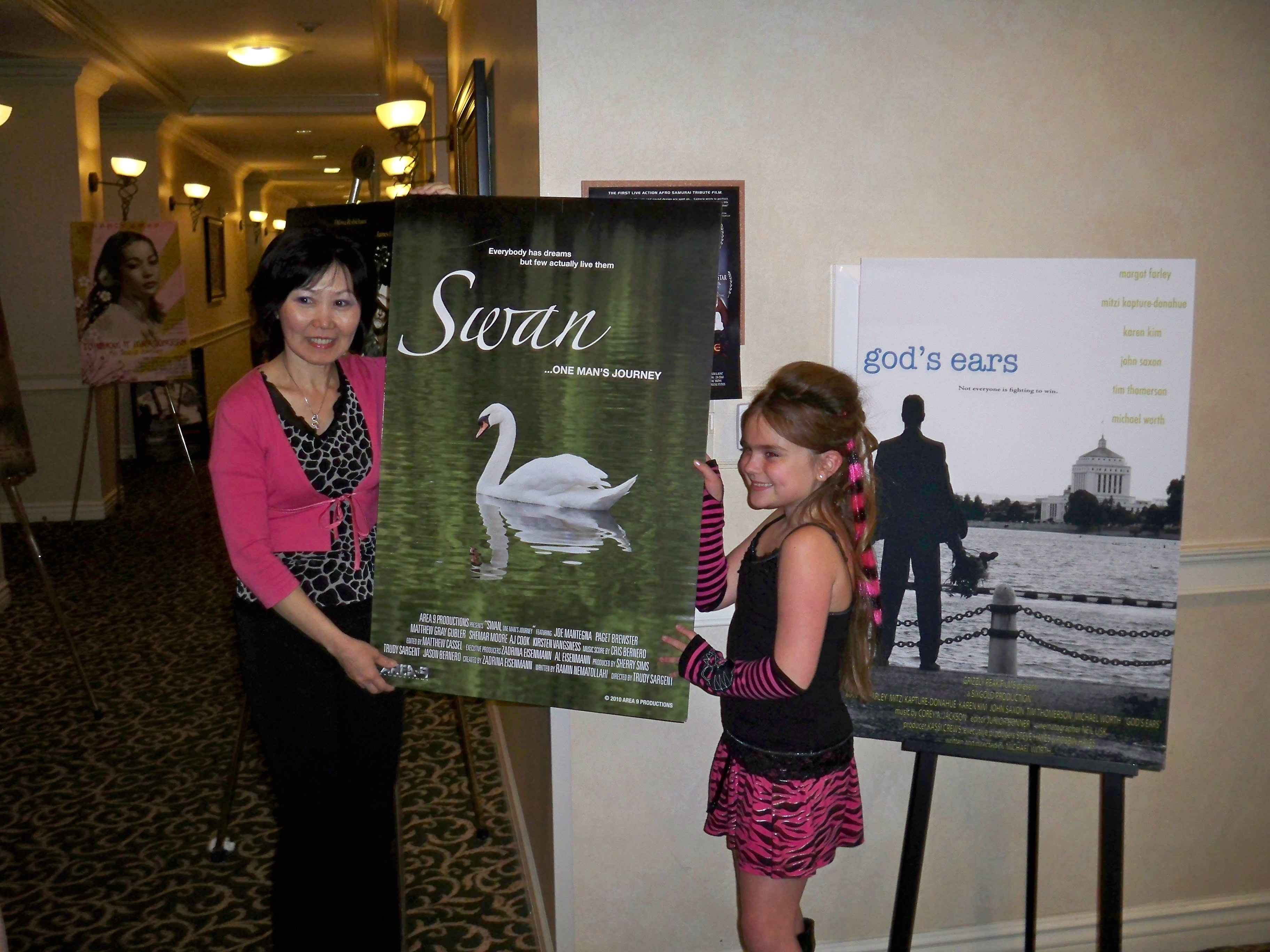 HannaH Promoting the film SWAN one man's journey