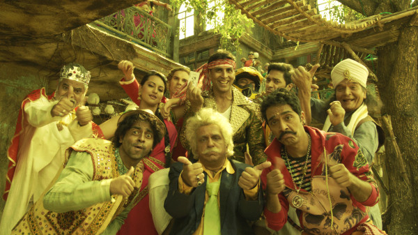 Still of Vrajesh Hirjee, Akshay Kumar, Sanjay Mishra, Darshan Jariwala, Shreyas Talpade, Asrani, Alexx O'Nell, Vindu Dara Singh, Pitobash and Sonakshi Sinha in Joker (2012)