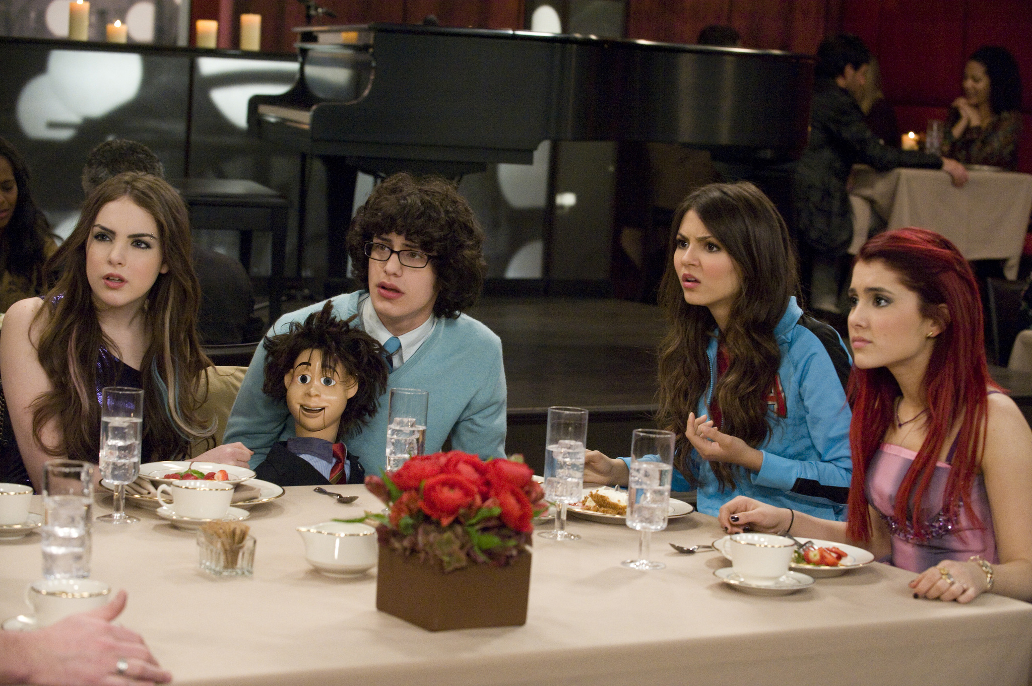 Still of Victoria Justice, Elizabeth Gillies, Matt Bennett and Ariana Grande in Victorious (2010)