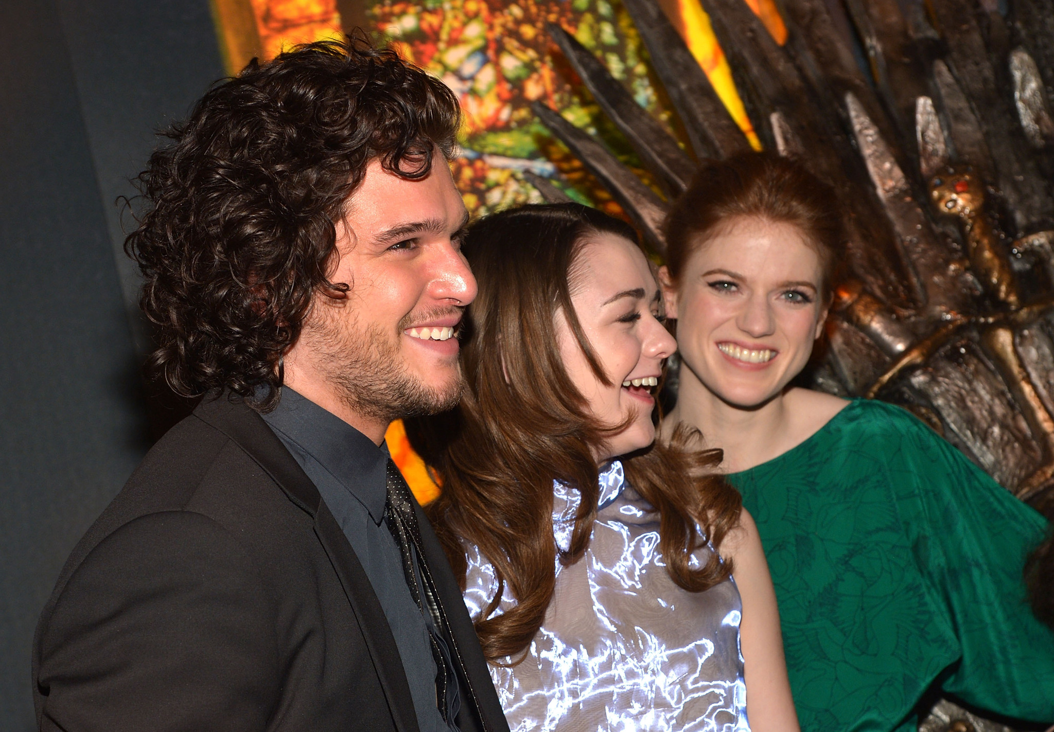 Kit Harington, Rose Leslie and Maisie Williams at event of Sostu karai (2011)