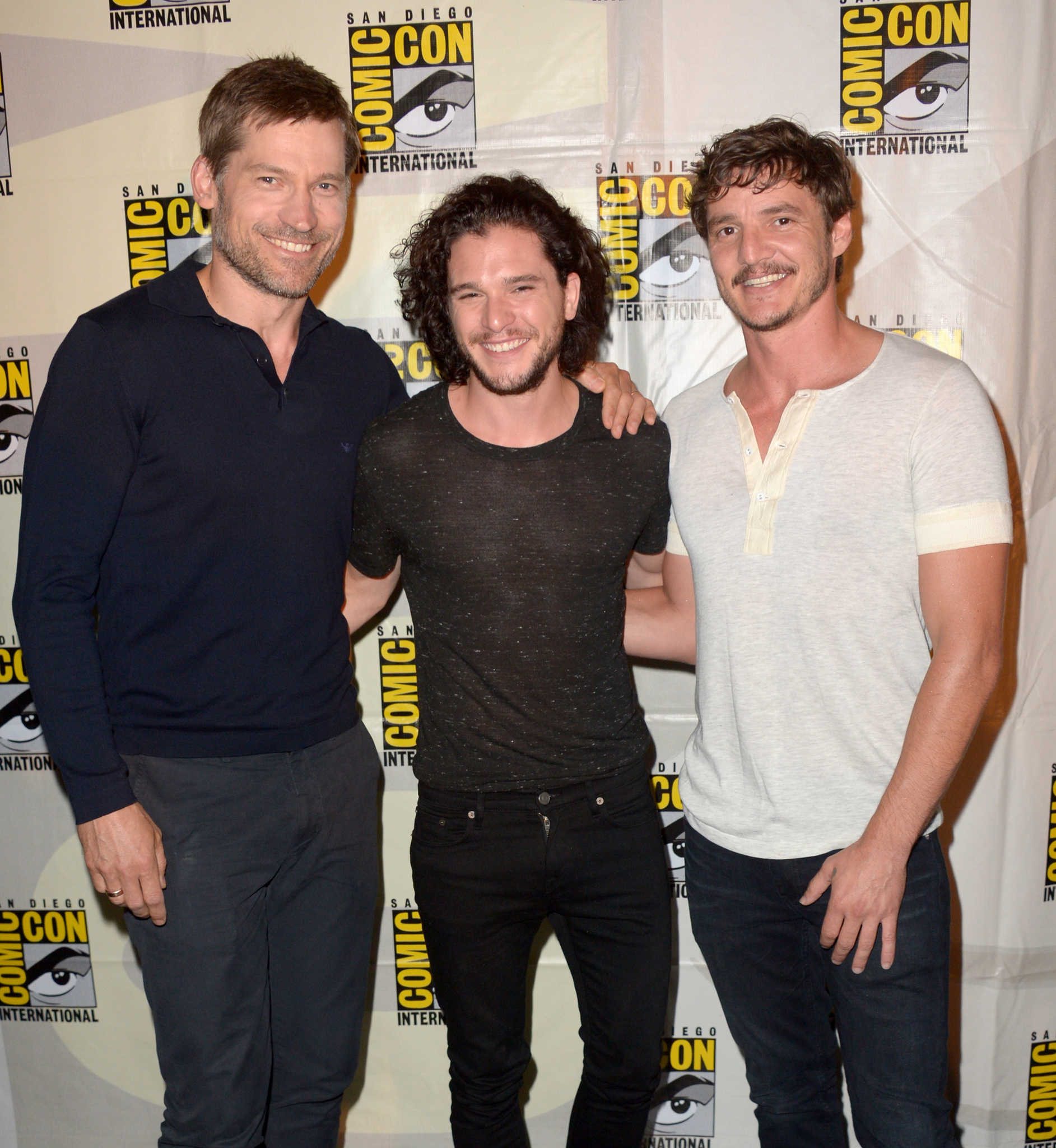 Pedro Pascal, Nikolaj Coster-Waldau and Kit Harington at event of Sostu karai (2011)